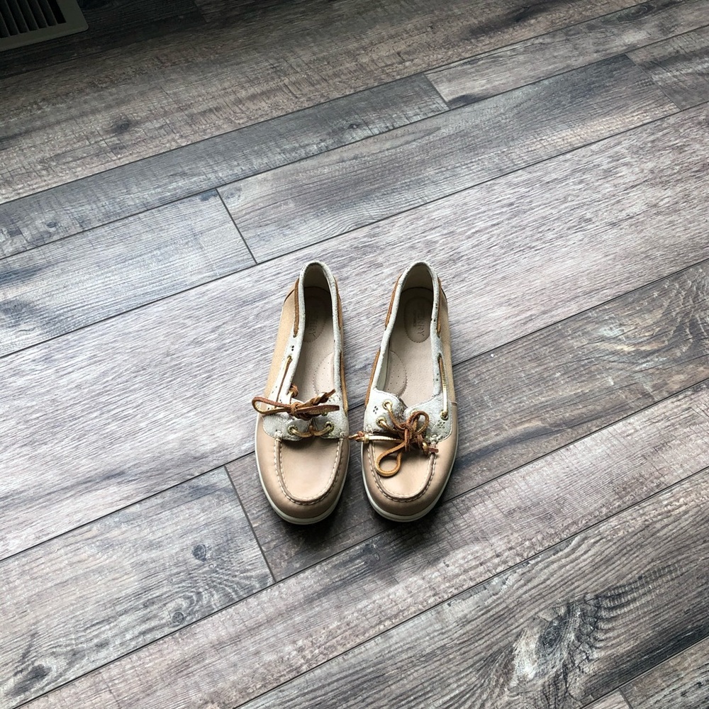 Sperry - Picture 2 of 2